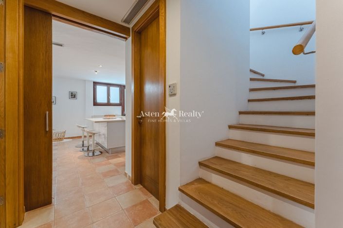 Image No.11-3 Bed House for sale