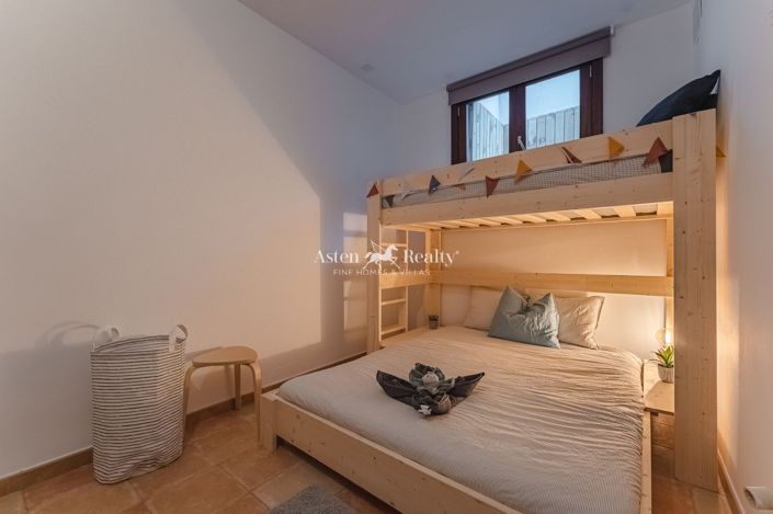 Image No.20-3 Bed House for sale