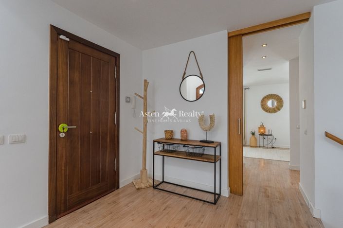 Image No.6-3 Bed House for sale