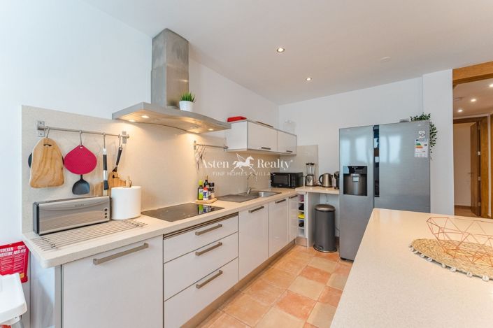 Image No.7-3 Bed House for sale