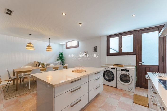 Image No.9-3 Bed House for sale