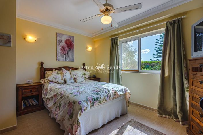 Image No.10-6 Bed Villa for sale