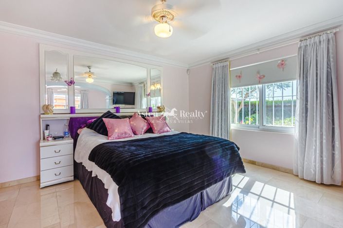 Image No.17-6 Bed Villa for sale