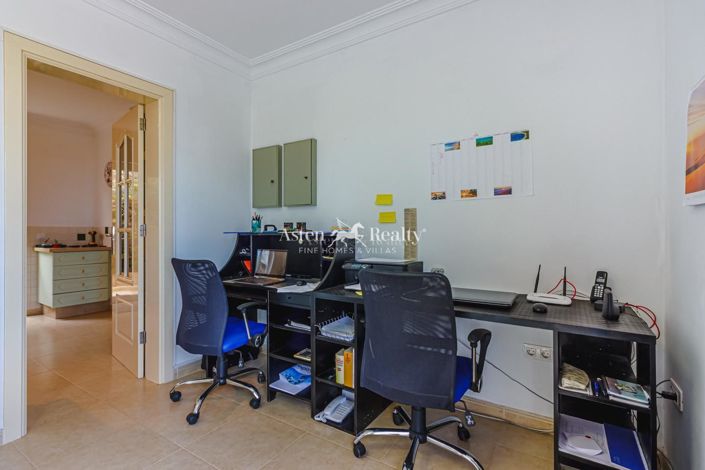 Image No.27-6 Bed Villa for sale