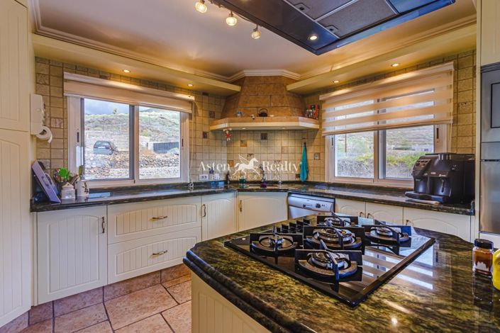 Image No.43-6 Bed Villa for sale