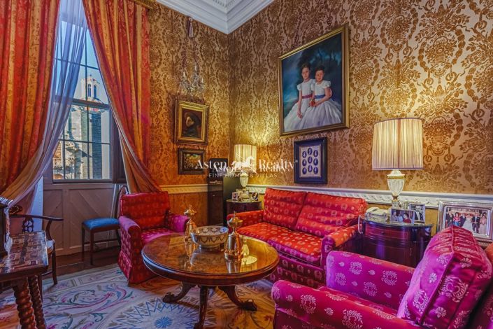 Image No.25-6 Bed House for sale