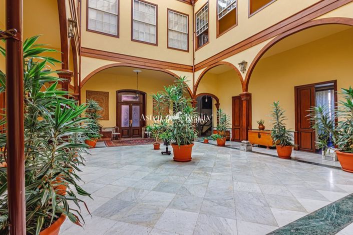 Image No.3-6 Bed House for sale