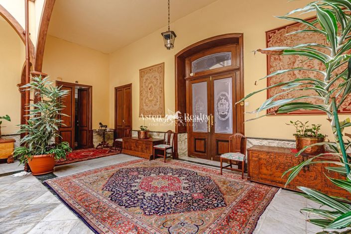 Image No.5-6 Bed House for sale