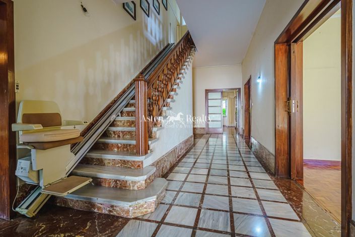 Image No.19-8 Bed Villa for sale