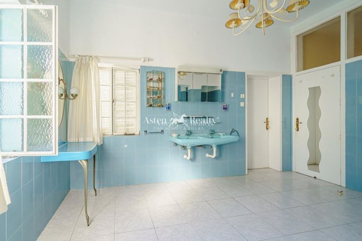 Image No.34-8 Bed Villa for sale