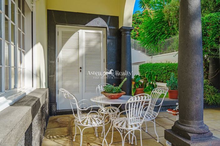 Image No.5-8 Bed Villa for sale