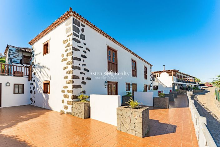 Image No.2-Propriété de 20 chambres à vendre à Los Realejos