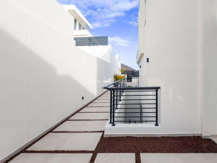 Image No.12-5 Bed Villa for sale