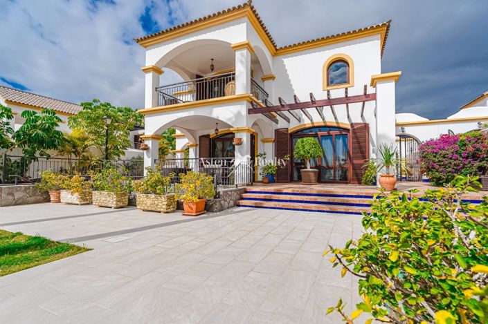 Image No.2-5 Bed Villa for sale