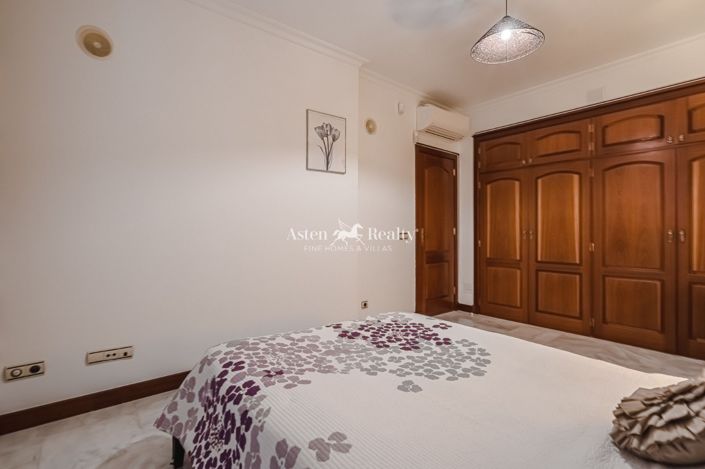 Image No.25-5 Bed Villa for sale
