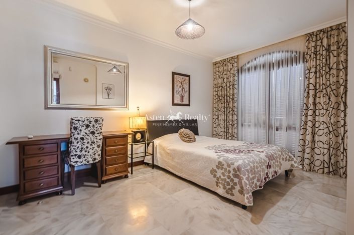 Image No.28-5 Bed Villa for sale