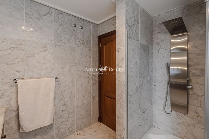 Image No.40-5 Bed Villa for sale