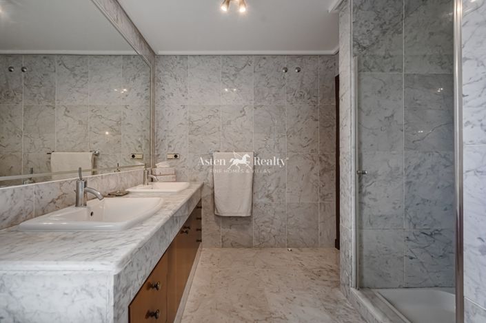 Image No.43-5 Bed Villa for sale