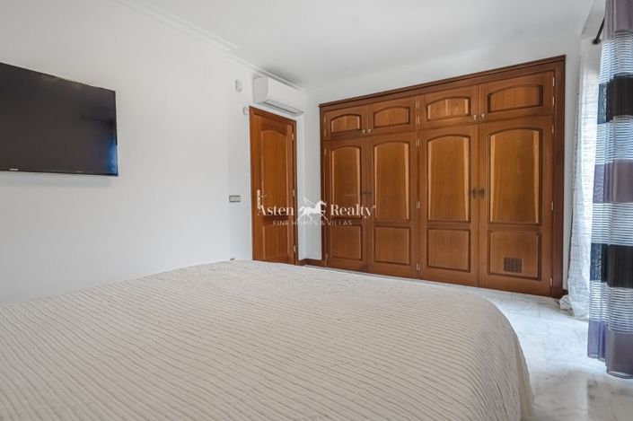 Image No.45-5 Bed Villa for sale