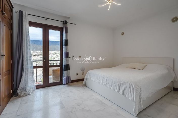 Image No.46-5 Bed Villa for sale