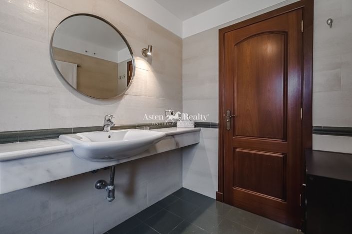 Image No.56-5 Bed Villa for sale