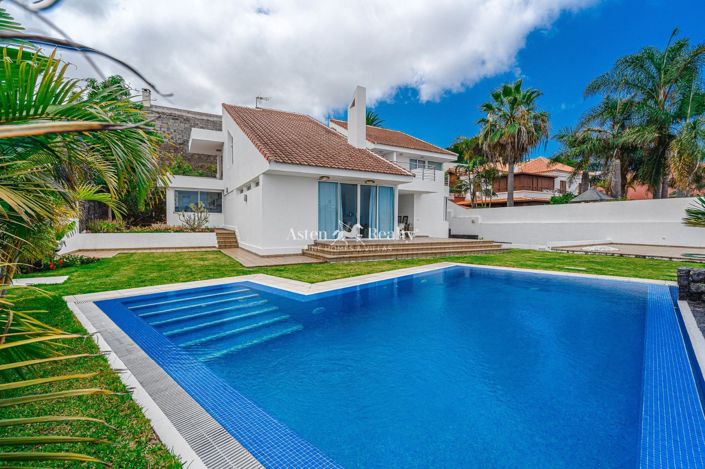 Image No.10-3 Bed Villa for sale
