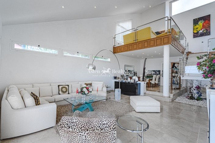 Image No.12-3 Bed Villa for sale