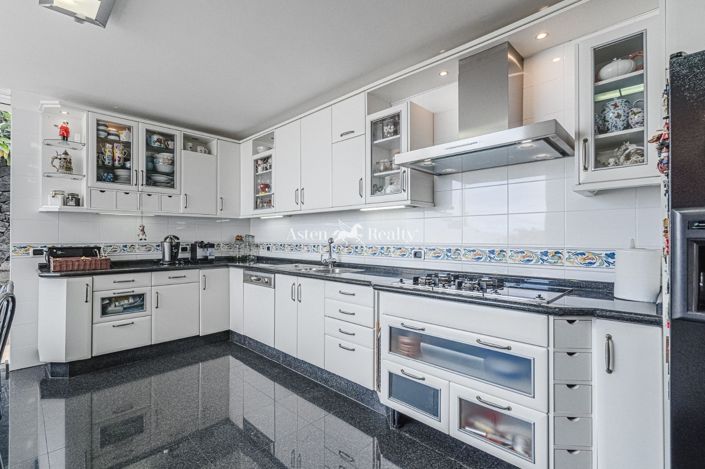 Image No.21-3 Bed Villa for sale