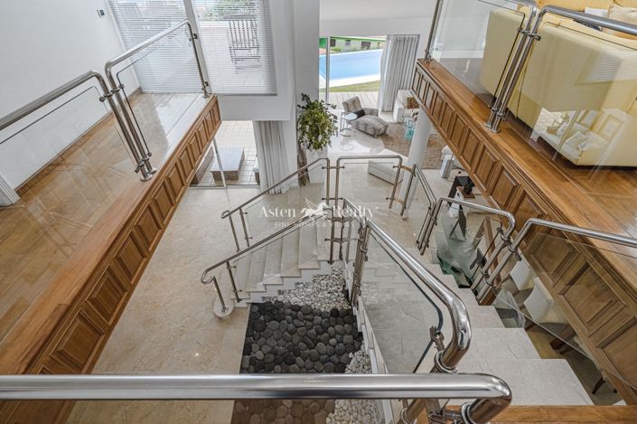 Image No.29-3 Bed Villa for sale