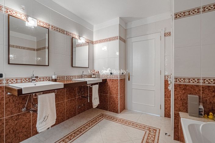 Image No.40-3 Bed Villa for sale