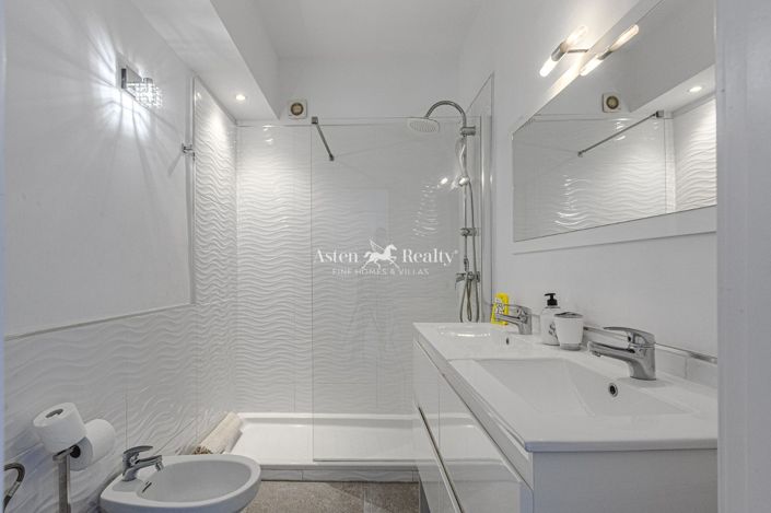 Image No.20-3 Bed Villa for sale