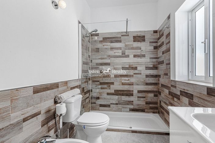 Image No.31-3 Bed Villa for sale