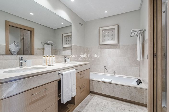 Image No.19-4 Bed Apartment for sale