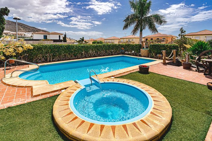 Image No.6-Villa de 5 chambres à vendre à Torviscas Alto