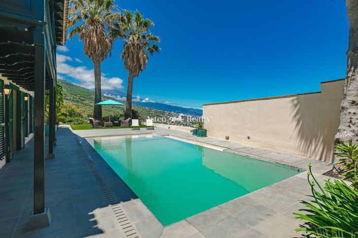 Image No.1-4 Bed Villa for sale