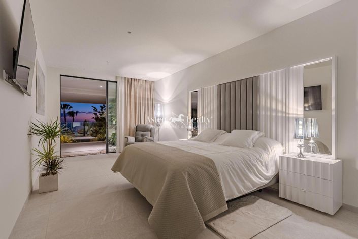 Image No.10-3 Bed Villa for sale