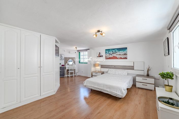 Image No.10-3 Bed Flat for sale