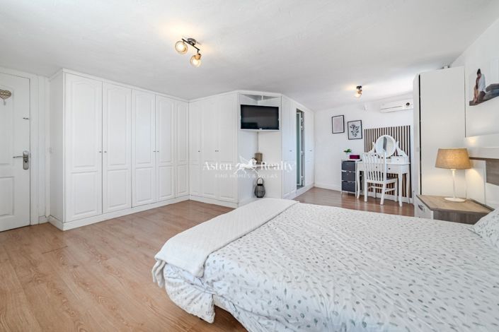 Image No.11-3 Bed Flat for sale