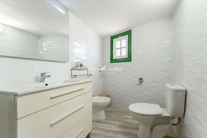 Image No.15-3 Bed Flat for sale