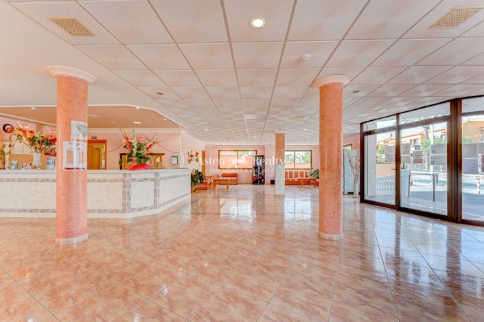 Image No.18-Propriété de 50 chambres à vendre à Arona