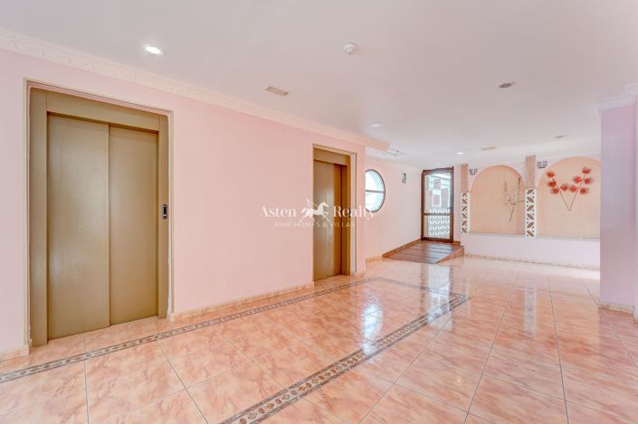 Image No.22-Propriété de 50 chambres à vendre à Arona