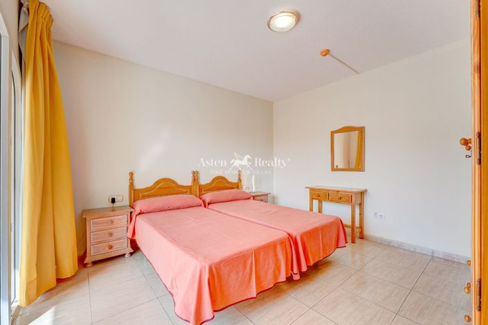 Image No.51-Propriété de 50 chambres à vendre à Arona