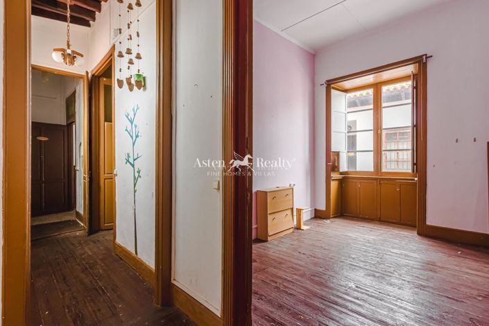 Image No.12-5 Bed House for sale