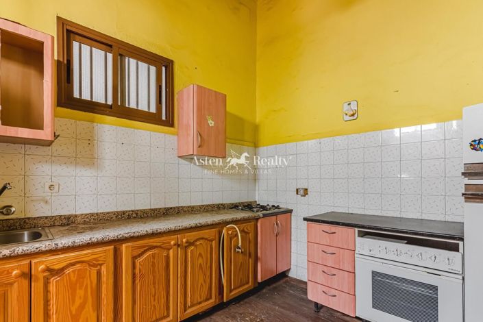 Image No.23-5 Bed House for sale