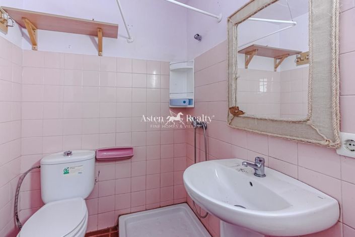 Image No.25-5 Bed House for sale