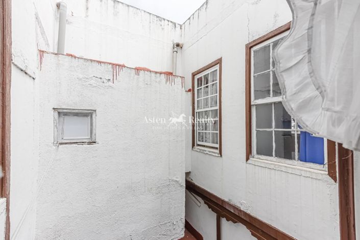 Image No.30-5 Bed House for sale