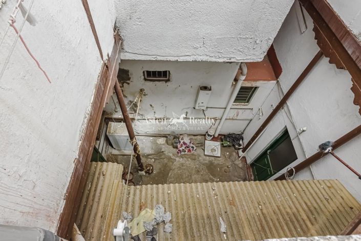 Image No.37-5 Bed House for sale