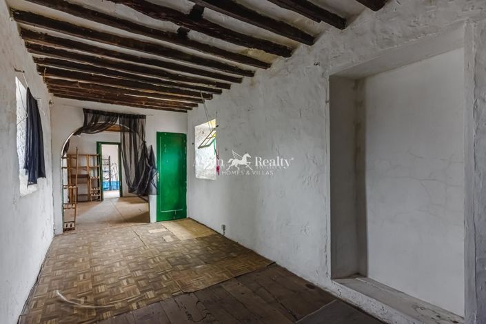 Image No.40-5 Bed House for sale