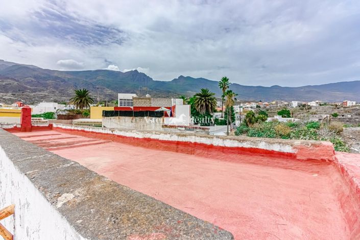 Image No.44-5 Bed House for sale