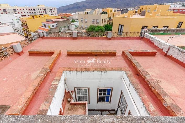 Image No.45-5 Bed House for sale